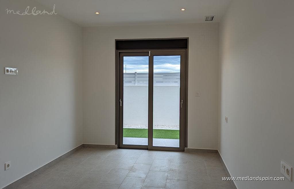 3 soveværelse Villa til salg i La Romana med swimmingpool garage - € 360.000 (Ref: 5878581)