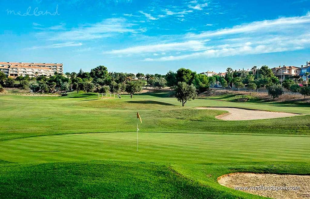 3 soveværelse Villa til salg i La Romana med swimmingpool garage - € 360.000 (Ref: 5878581)