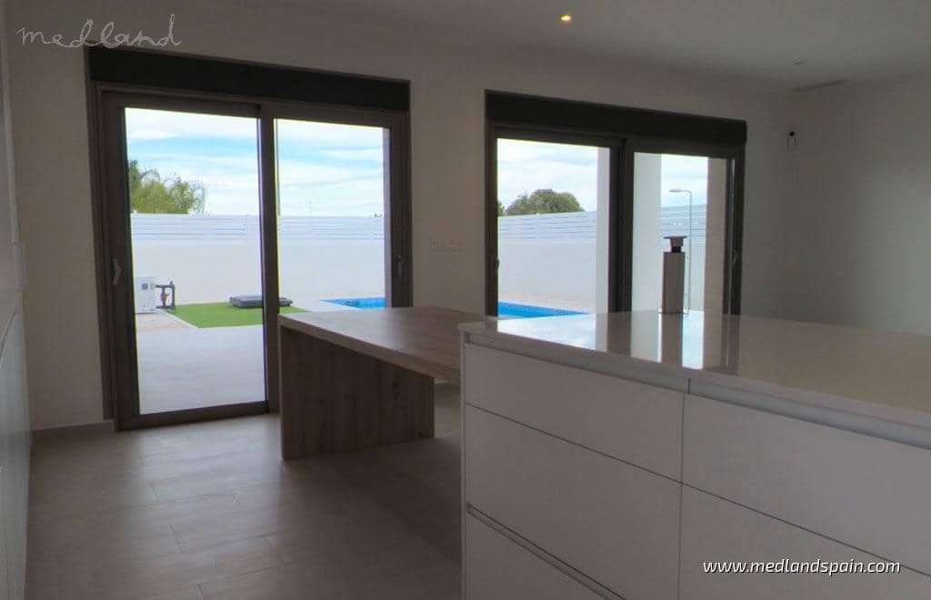 3 slaapkamer Villa te koop in La Romana met zwembad garage - € 430.000 (Ref: 5878581)