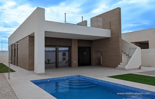 3 slaapkamer Villa te koop in La Romana met zwembad garage - € 430.000 (Ref: 5878581)