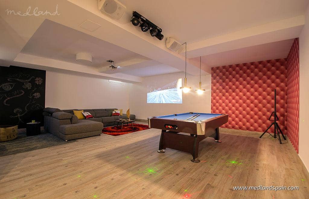 4 makuuhuone Huvila myytävänä paikassa Pueblo Bravo mukana uima-altaan - 649 000 € (Ref: 5878747)