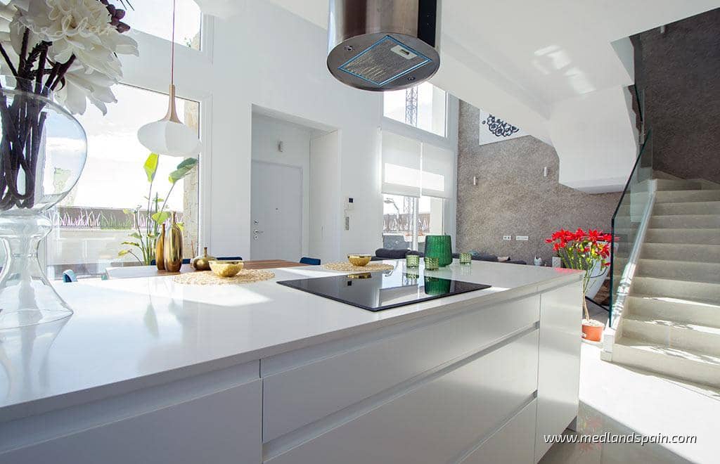 4 makuuhuone Huvila myytävänä paikassa Pueblo Bravo mukana uima-altaan - 649 000 € (Ref: 5878747)