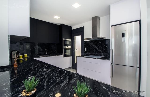 3 quarto Moradia para venda em San Miguel de Salinas com piscina garagem - 630 000 € (Ref: 5878898)