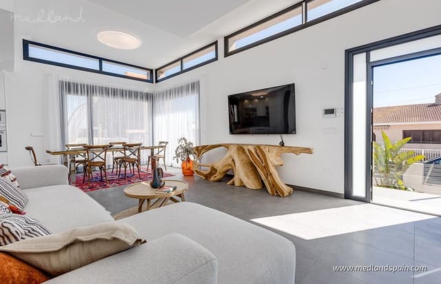 4 bedroom Villa for sale in Los Europeos, Torrevieja with pool garage - € 940,000 (Ref: 5878923)