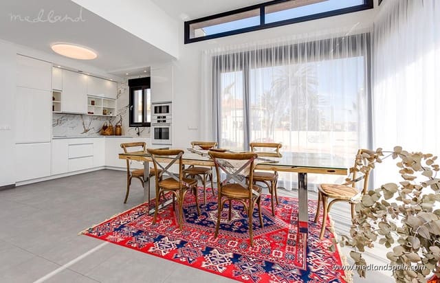 4 bedroom Villa for sale in Los Europeos, Torrevieja with pool garage - € 940,000 (Ref: 5878923)