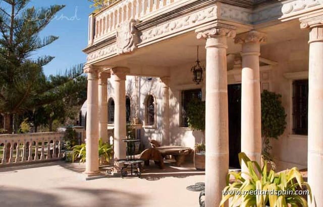 5 soveværelse Villa til salg i Villamartin, Orihuela med swimmingpool garage - € 3.200.000 (Ref: 5878940)