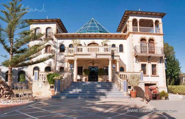5 chambre Villa/Maison à vendre à Villamartin, Orihuela avec piscine garage - 3 200 000 € (Ref: 5878940)