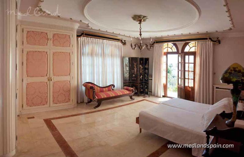 5 chambre Villa/Maison à vendre à Villamartin avec piscine garage - 3 200 000 € (Ref: 5878940)