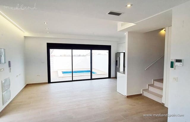 3 makuuhuone Huvila myytävänä paikassa La Zenia, Orihuela mukana 
autotalli - 549 900 € (Ref: 5878954)
