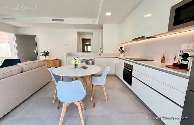 3 makuuhuone Huvila myytävänä paikassa La Zenia, Orihuela mukana uima-altaan 
autotalli - 549 900 € (Ref: 5878954)