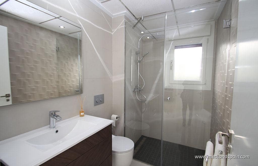 3 bedroom Villa for sale in Playa Honda with pool garage - € 580,000 (Ref: 5879223)