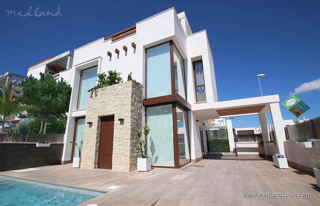 3 bedroom Villa for sale in Playa Honda with pool garage - € 580,000 (Ref: 5879223)