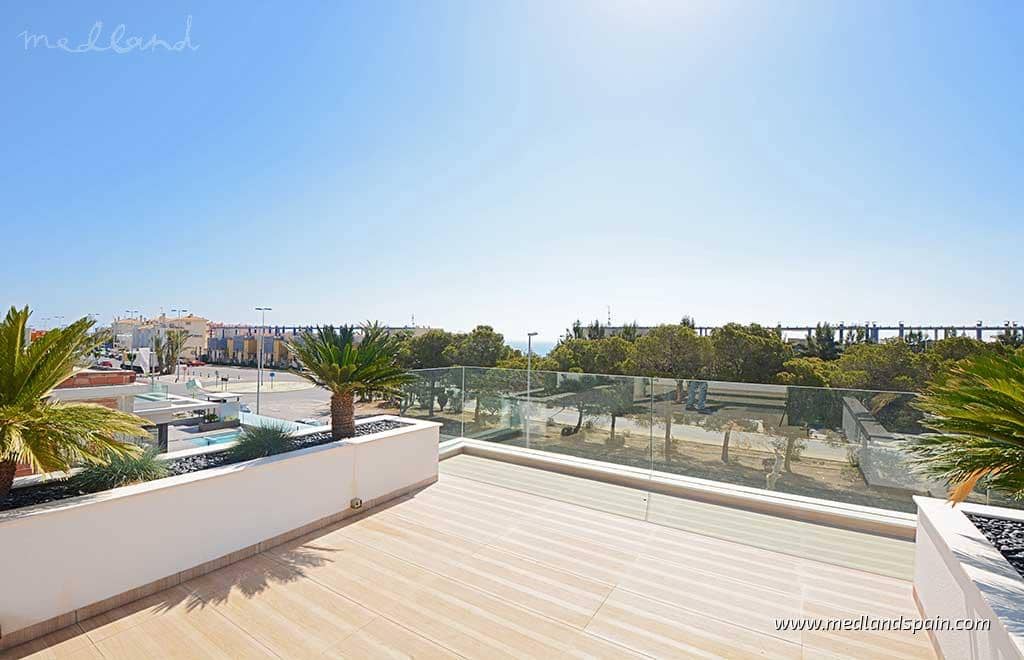4 sypialnia Willa na sprzedaż w Campoamor z basenem - 995 000 € (Ref: 5879246)