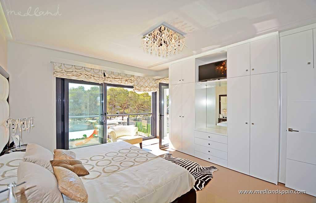 4 sypialnia Willa na sprzedaż w Campoamor z basenem - 995 000 € (Ref: 5879246)