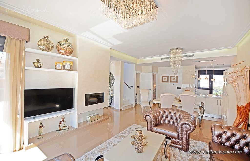 4 sypialnia Willa na sprzedaż w Campoamor z basenem - 995 000 € (Ref: 5879246)