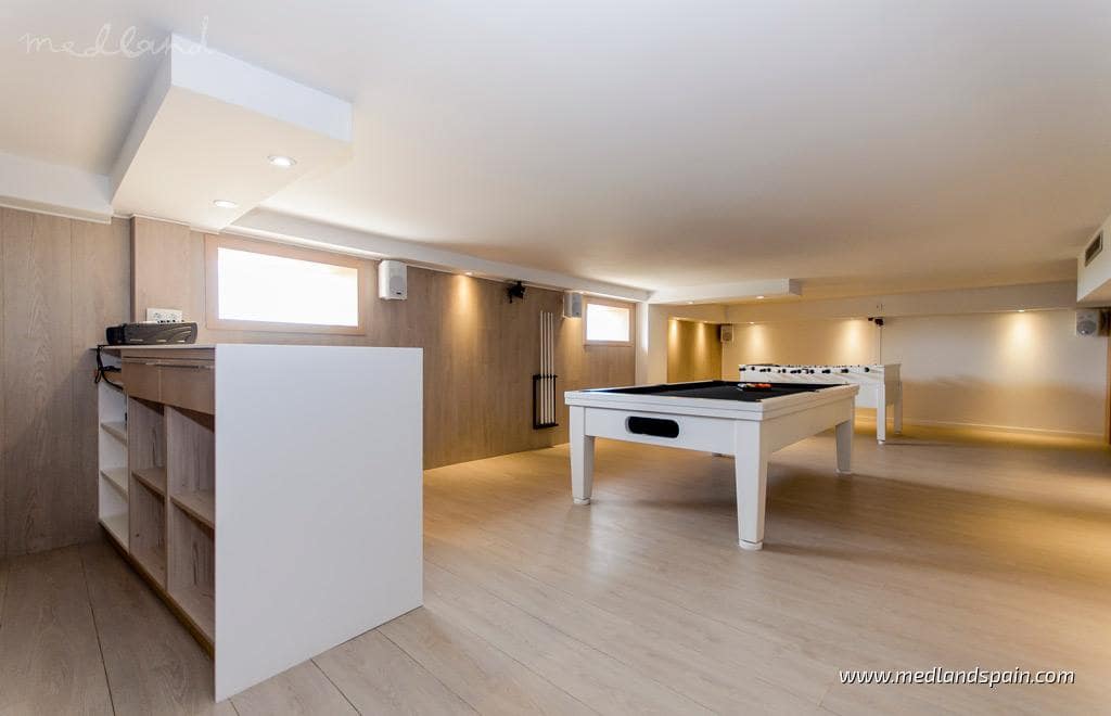 4 quarto Moradia para venda em Campoamor com piscina - 1 195 000 € (Ref: 5879253)