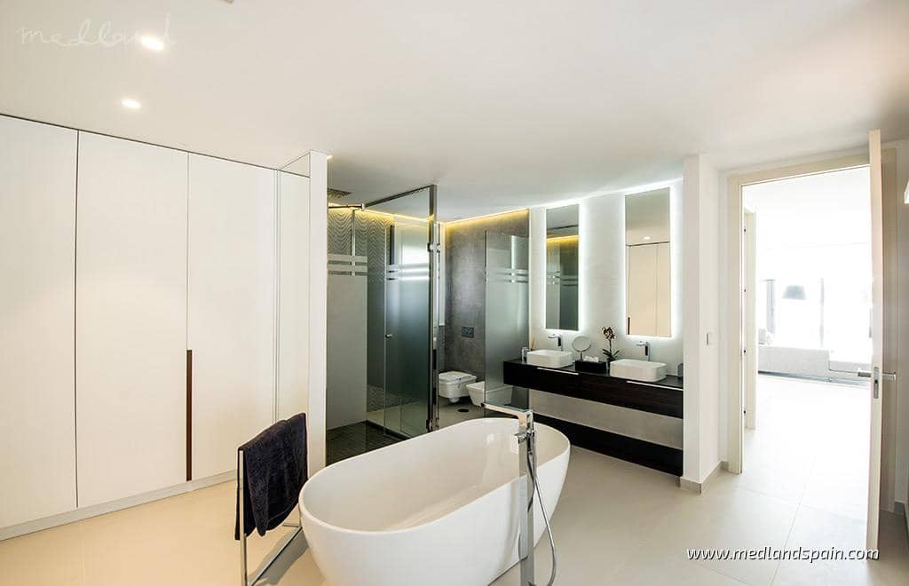 4 soveværelse Villa til salg i Dehesa de Campoamor med swimmingpool - € 1.195.000 (Ref: 5879254)