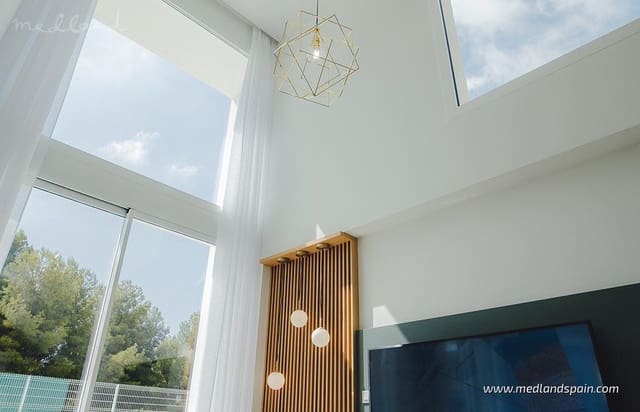 3 bedroom Villa for sale in Finestrat with pool garage - € 870,000 (Ref: 5879342)