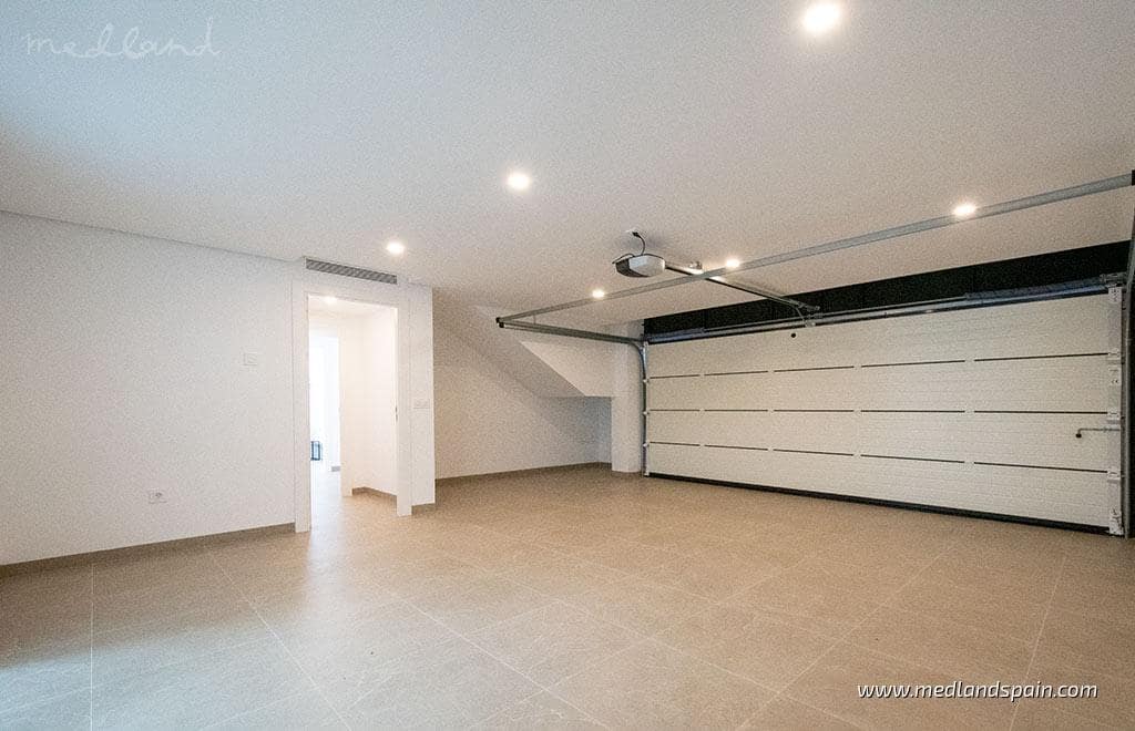 4 bedroom Villa for sale in Campoamor with pool garage - € 1,390,000 (Ref: 5962296)