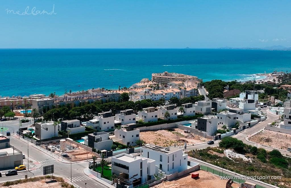 4 bedroom Villa for sale in Campoamor with pool garage - € 1,390,000 (Ref: 5962296)