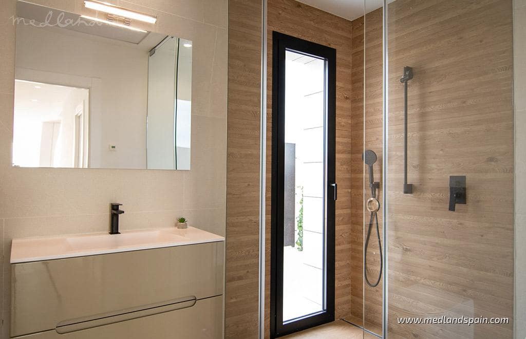 3 makuuhuone Huvila myytävänä paikassa Los Montesinos mukana uima-altaan 
autotalli - 499 000 € (Ref: 6009894)