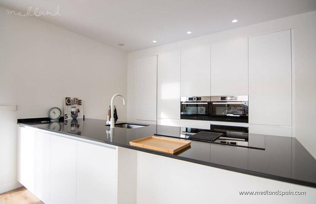 3 makuuhuone Huvila myytävänä paikassa Los Montesinos mukana uima-altaan 
autotalli - 499 000 € (Ref: 6009894)