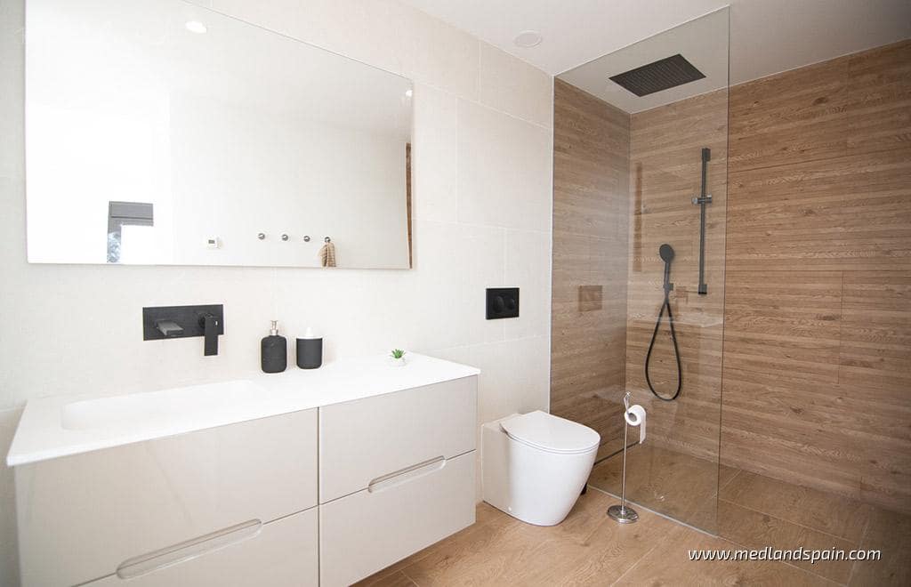 3 makuuhuone Huvila myytävänä paikassa Los Montesinos mukana uima-altaan 
autotalli - 499 000 € (Ref: 6009894)