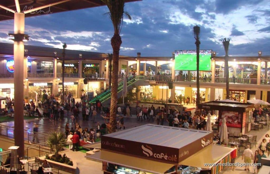 3 soveværelse Villa til salg i Punta Prima med swimmingpool garage - € 750.000 (Ref: 6204604)