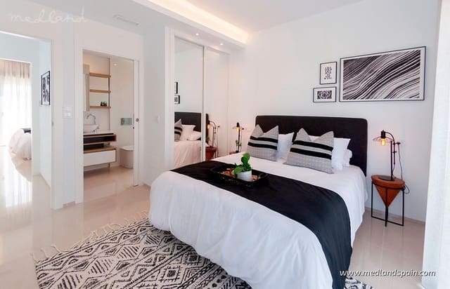 3 soveværelse Villa til salg i Centro, Los Alcázares med swimmingpool garage - € 544.841 (Ref: 6327352)