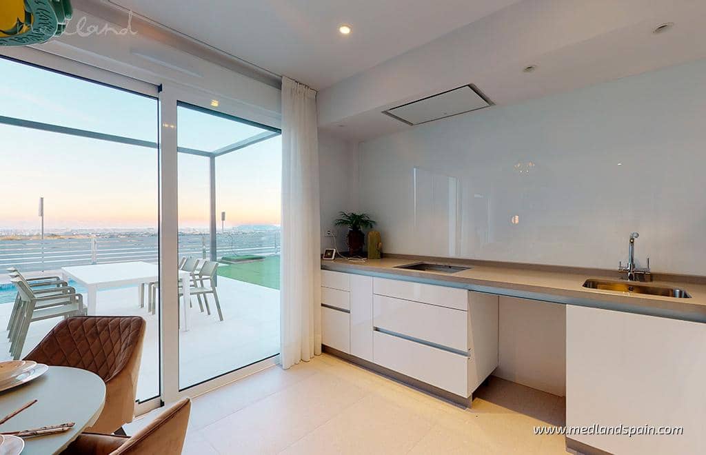 3 soveværelse Villa til salg i El Campello med swimmingpool garage - € 450.000 (Ref: 6370238)