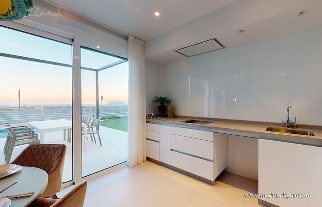 3 soveværelse Villa til salg i El Campello med swimmingpool garage - € 450.000 (Ref: 6370238)