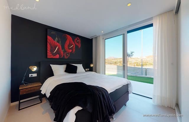 3 soveværelse Villa til salg i El Campello med swimmingpool garage - € 450.000 (Ref: 6370238)