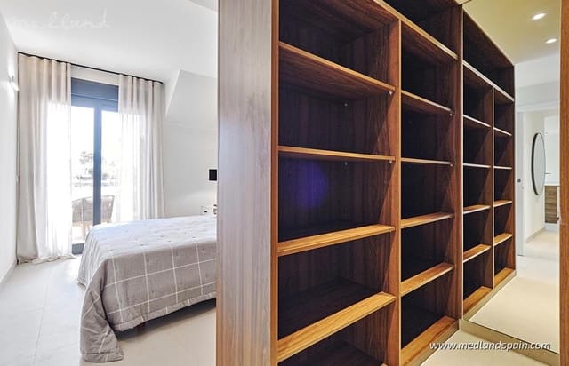 2 makuuhuone Huoneisto myytävänä paikassa La Veleta, Torrevieja mukana uima-altaan 
autotalli - 380 000 € (Ref: 6370240)