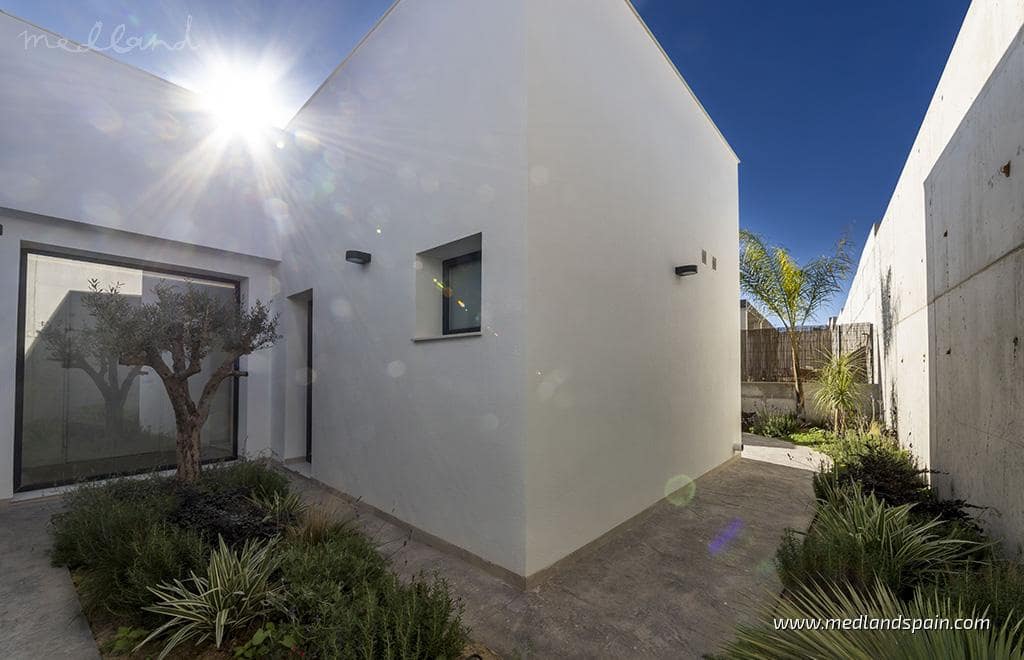 3 bedroom Villa for sale in Banos y Mendigo with pool garage - € 465,900 (Ref: 6627963)