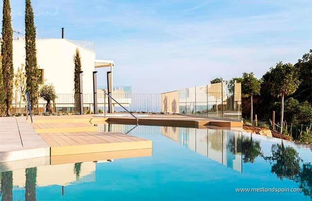3 sovrum Lägenhet till salu i Fuengirola med pool garage - 1 350 000 € (Ref: 6725893)