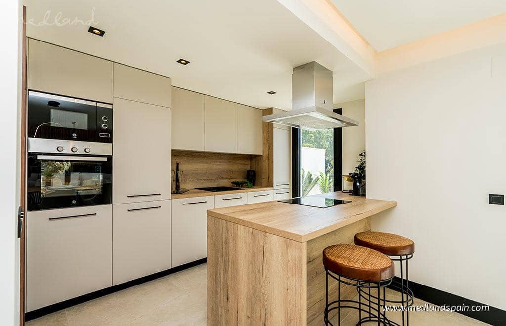 3 soveværelse Lejlighed til salg i Nueva Andalucia med swimmingpool garage - € 950.000 (Ref: 6781032)