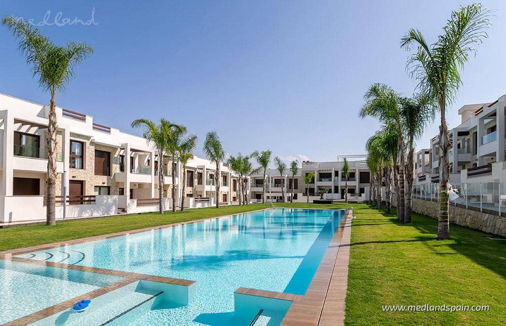 2 Zimmer Apartment zu verkaufen in Los Balcones mit Pool Garage - 300.000 € (Ref: 6793008)