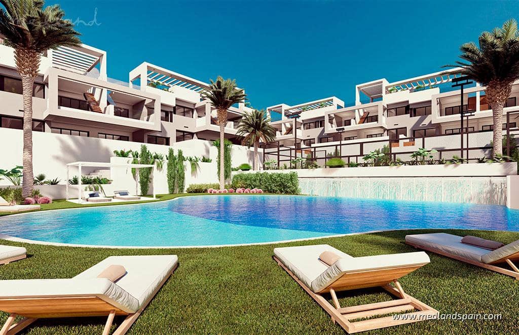 2 soveværelse Lejlighed til salg i Torrevieja med swimmingpool garage - € 309.900 (Ref: 6793012)