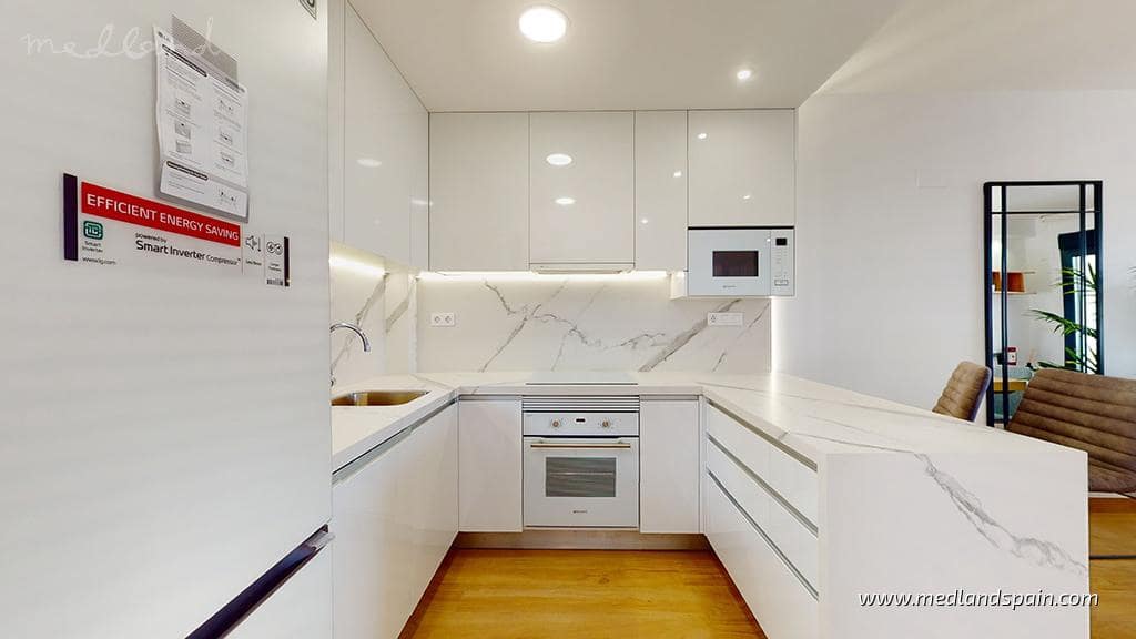 2 makuuhuone Huoneisto myytävänä paikassa Torrevieja mukana uima-altaan 
autotalli - 322 900 € (Ref: 6793012)