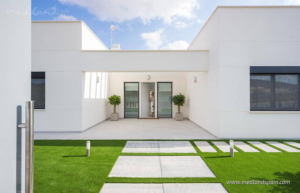 4 bedroom Villa for sale in Banos y Mendigo with pool garage - € 964,000 (Ref: 6925049)