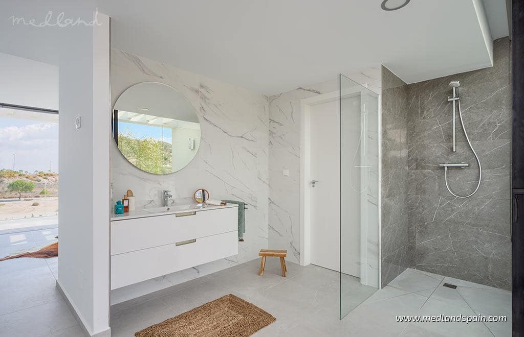 4 bedroom Villa for sale in Banos y Mendigo with pool garage - € 964,000 (Ref: 6925049)