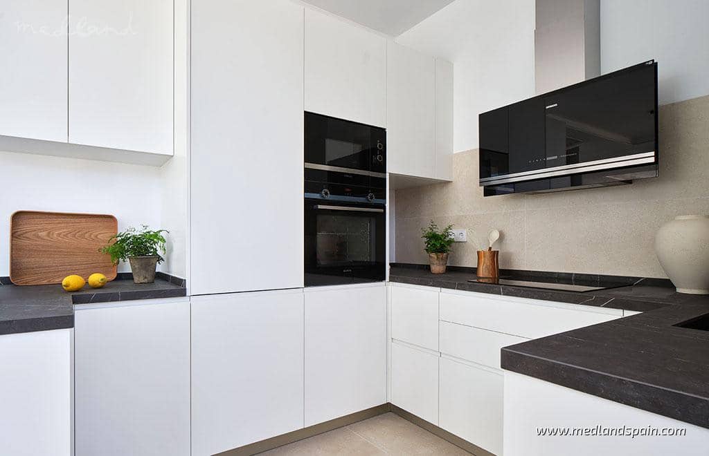 3 soveværelse Villa til salg i Marbella med swimmingpool garage - € 1.950.000 (Ref: 6949542)