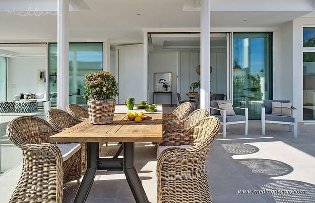 3 soverom Villa til salgs i Valdeolletas - Las Cancelas - Xarblanca, Marbella med svømmebasseng garasje - € 1 950 000 (Ref: 6949542)