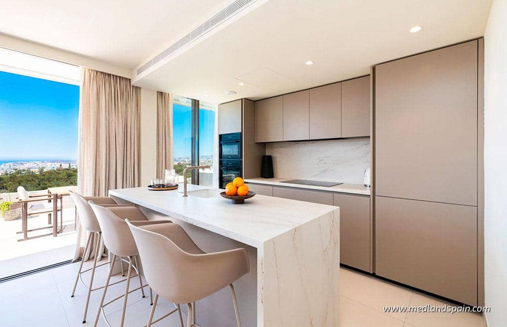 3 sovrum Lägenhet till salu i Fuengirola med pool garage - 1 690 000 € (Ref: 6976199)