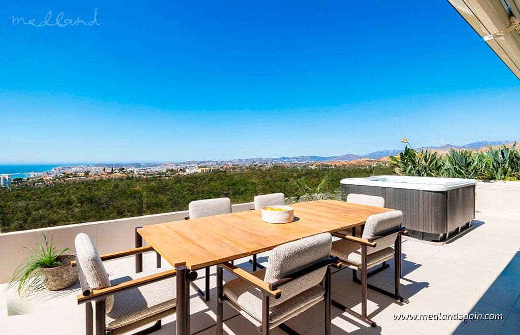 3 sovrum Lägenhet till salu i Fuengirola med pool garage - 1 690 000 € (Ref: 6976199)