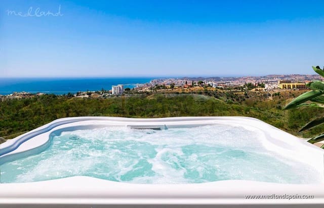 3 quarto Apartamento para venda em El Higuerón, Fuengirola com piscina garagem - 1 690 000 € (Ref: 6976199)