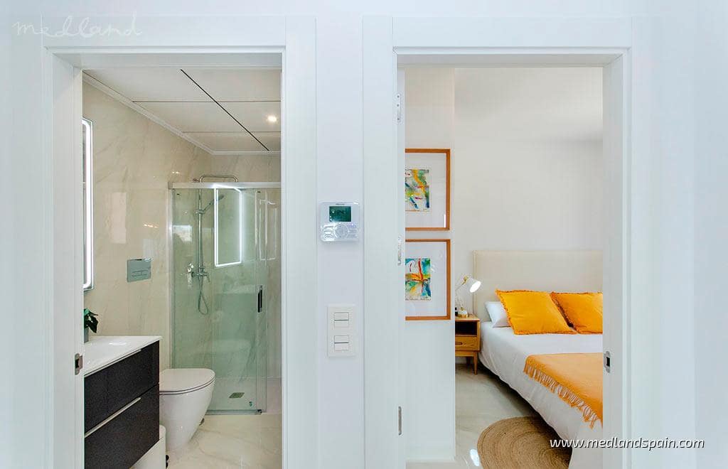 3 soveværelse Villa til salg i San Miguel de Salinas med swimmingpool garage - € 389.000 (Ref: 6983870)