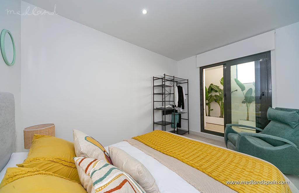 2 soveværelse Lejlighed til salg i Torrevieja med swimmingpool garage - € 305.000 (Ref: 7112427)