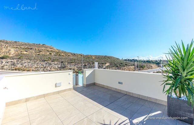 3 makuuhuone Huvila myytävänä paikassa Ciudad Quesada, Rojales mukana uima-altaan 
autotalli - 649 000 € (Ref: 7167606)