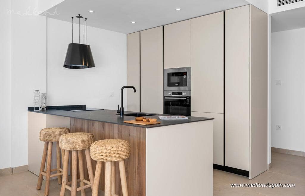 2 soverom Leilighet til salgs i Mar de Cristal med svømmebasseng garasje - € 325 000 (Ref: 7170932)